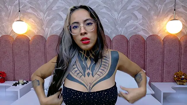 NicoleBlum online show from 01.23.25