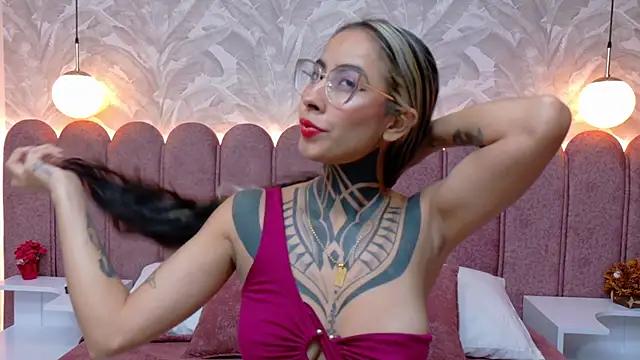 NicoleBlum online show from 01.27.25