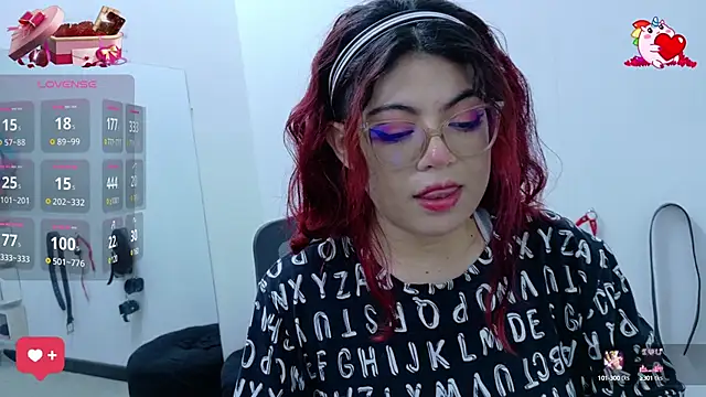 Catwhite  online show from 02.19.25