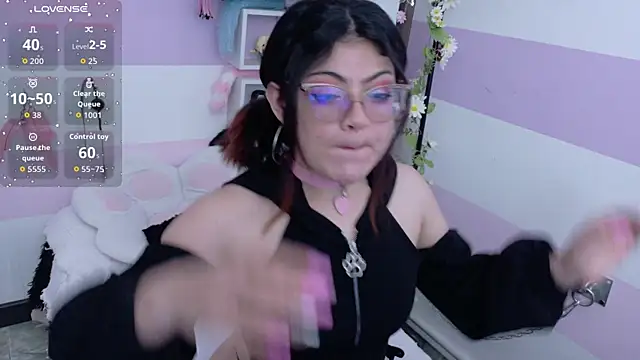 Catwhite  online show from 04.10.26