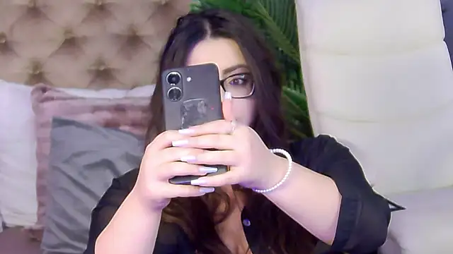 AriaRussell online show from 01.05.26