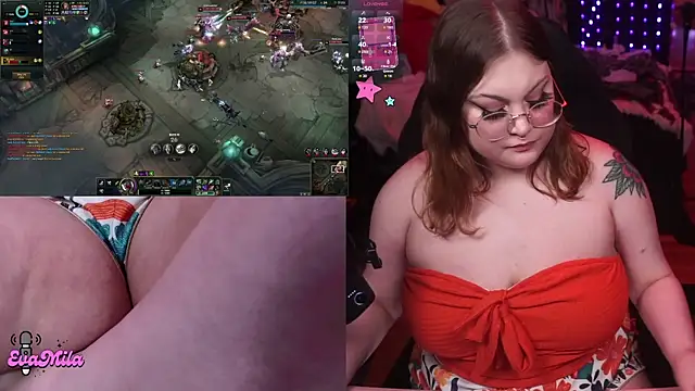 Snapshot of evamila chatting on 06.17.26 evamila online show from 06.17.26