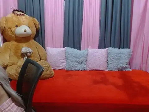 Snapshot of xxSexyBitch69xx chatting on 11.01.25 xxSexyBitch69xx online show from 11.01.25