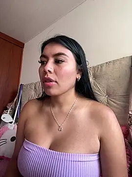 Snapshot of Abby-Sophia chatting on 01.07.25 Abby-Sophia online show from 01.07.25