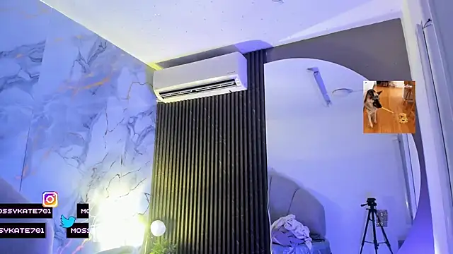 Katemoss70 online show from 09.21.25