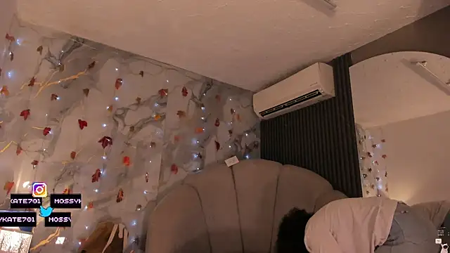 Katemoss70 online show from 11.30.25