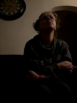 Snapshot of bustybunny25 chatting on 10.25.25 bustybunny25 online show from 10.25.25