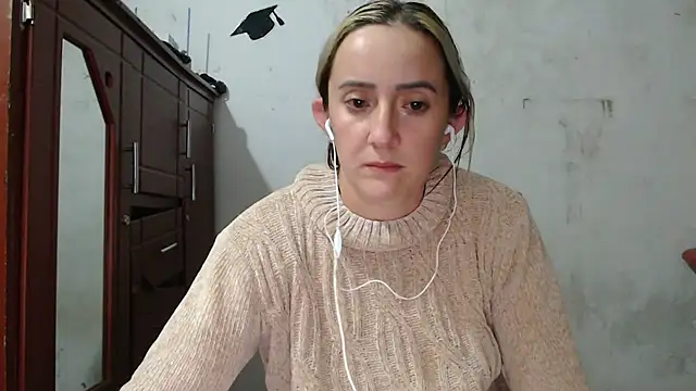 Snapshot of DeepAnal07 chatting on 04.21.26 DeepAnal07 online show from 04.21.26