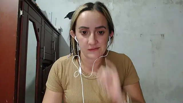 Snapshot of DeepAnal07 chatting on 05.18.26 DeepAnal07 online show from 05.18.26