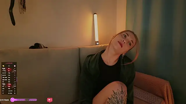 Snapshot of AskAlexa chatting on 10.01.25 AskAlexa online show from 10.01.25