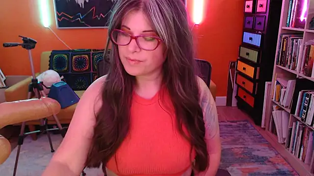 Snapshot of TheLenaAdams chatting on 12.01.25 TheLenaAdams online show from 12.01.25