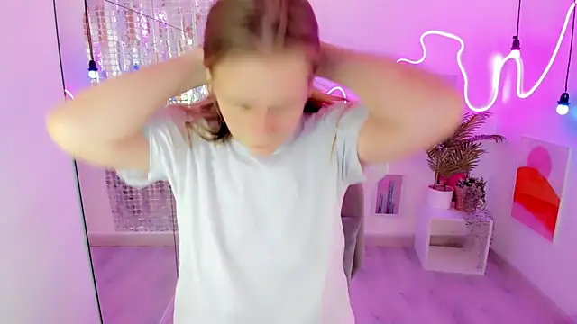 Snapshot of JadeSoft chatting on 09.26.25 JadeSoft online show from 09.26.25