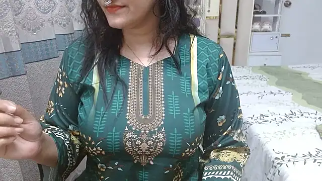 Lovelywife786 online show from 11.19.25