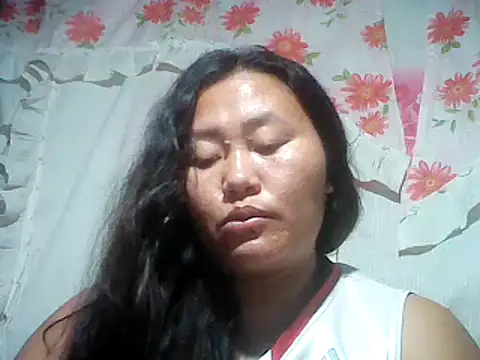 Snapshot of Sexyhorney4u chatting on 12.27.24 Sexyhorney4u online show from 12.27.24