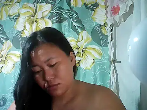 Snapshot of Sexyhorney4u chatting on 09.27.25 Sexyhorney4u online show from 09.27.25