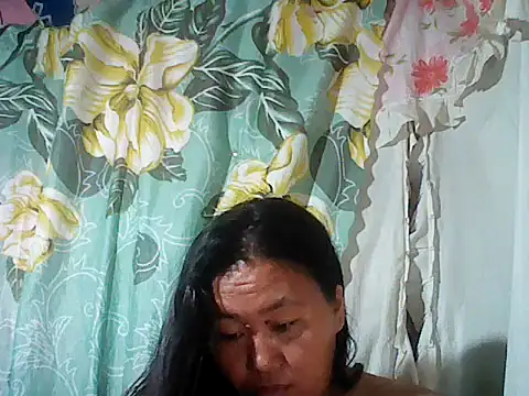 Snapshot of Sexyhorney4u chatting on 11.15.25 Sexyhorney4u online show from 11.15.25