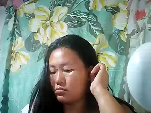 Snapshot of Sexyhorney4u chatting on 11.22.25 Sexyhorney4u online show from 11.22.25