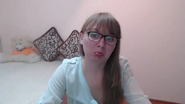 Snapshot of MargotLot chatting on 02.27.25 MargotLot online show from 02.27.25