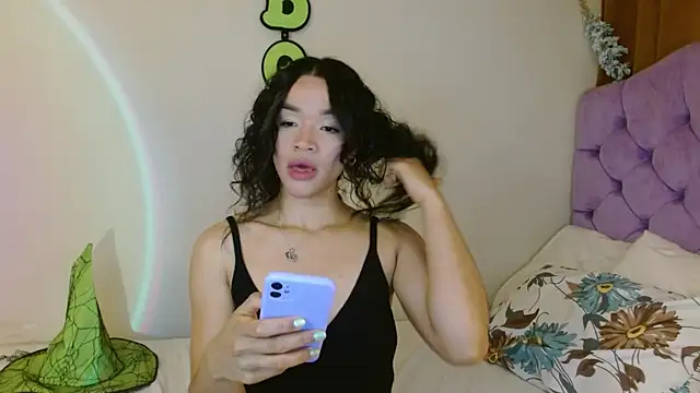 Snapshot of kiarablue chatting on 10.18.25 kiarablue online show from 10.18.25