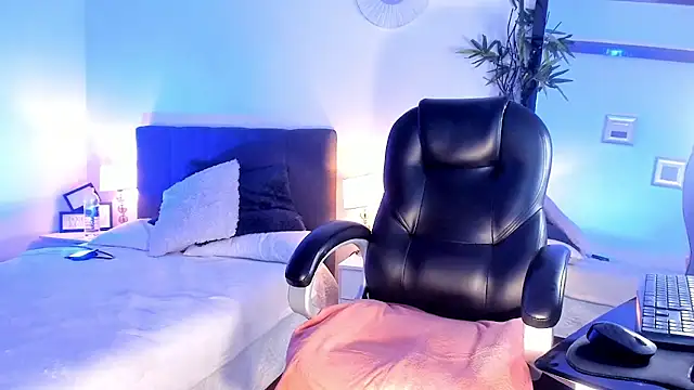 Alicee Levine online show from 03.17.25