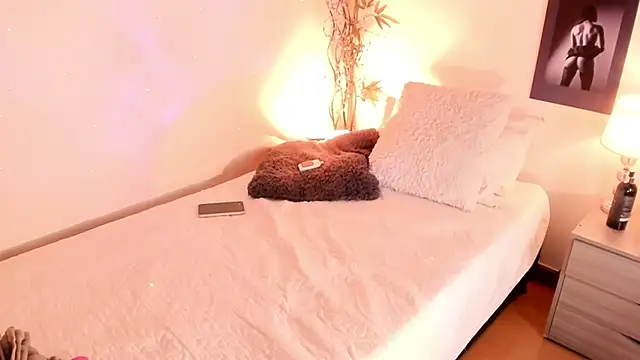 Alicee Levine online show from 11.03.25