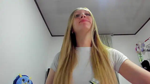 Snapshot of horny__molly_ chatting on 05.06.26 horny molly online show from 05.06.26