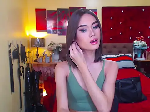 Snapshot of MeatyhorsecockMistress chatting on 10.23.25 MeatyhorsecockMistress online show from 10.23.25