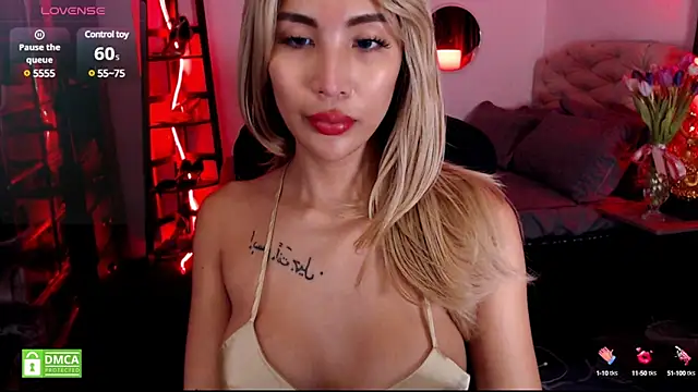 Snapshot of BunnieAngel chatting on 01.30.25 BunnieAngel online show from 01.30.25