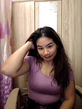 Snapshot of Kissy07 chatting on 02.13.25 Kissy07 online show from 02.13.25