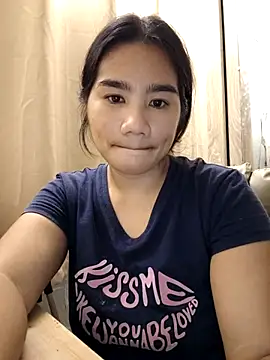 Snapshot of Kissy07 chatting on 10.04.25 Kissy07 online show from 10.04.25