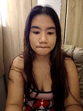 Snapshot of Kissy07 chatting on 10.28.25 Kissy07 online show from 10.28.25