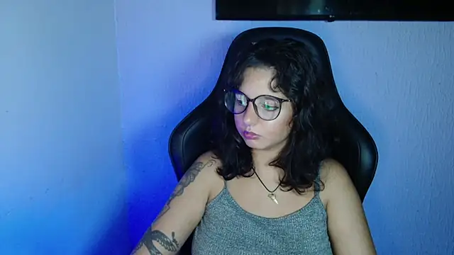 Snapshot of myamillor chatting on 06.05.26 myamillor online show from 06.05.26