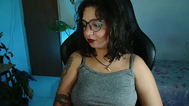 Snapshot of myamillor chatting on 07.16.26 myamillor online show from 07.16.26