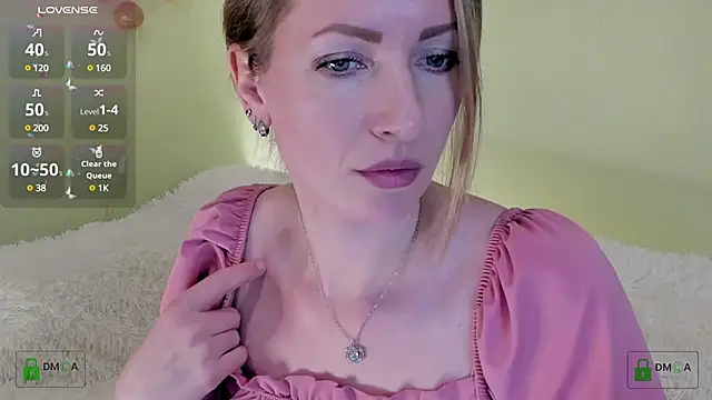 Snapshot of Queenymel chatting on 12.08.24 Queenymel online show from 12.08.24