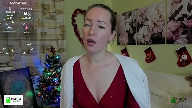 Snapshot of Queenymel chatting on 01.02.25 Queenymel online show from 01.02.25