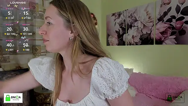 Snapshot of Queenymel chatting on 01.16.25 Queenymel online show from 01.16.25