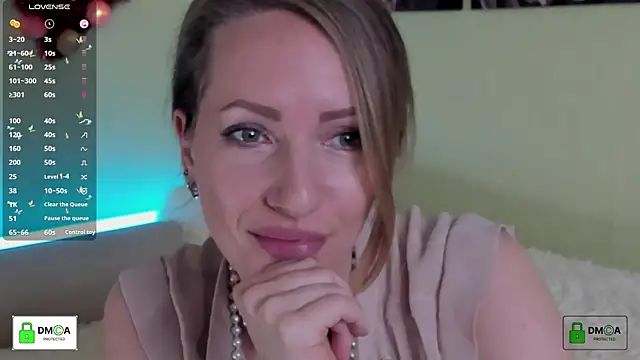 Snapshot of Queenymel chatting on 03.20.25 Queenymel online show from 03.20.25