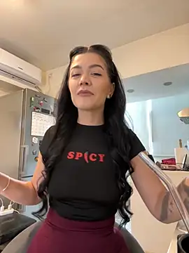 Snapshot of denise_k chatting on 09.17.25 denise k online show from 09.17.25