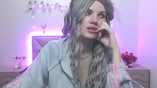 Snapshot of MilaLoona chatting on 03.28.26 MilaLoona online show from 03.28.26