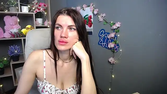 Snapshot of MilaLoona chatting on 05.24.26 MilaLoona online show from 05.24.26