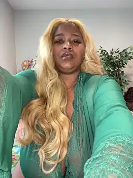 Snapshot of BigFineSelena chatting on 01.10.25 BigFineSelena online show from 01.10.25