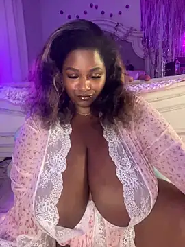 Snapshot of BigFineSelena chatting on 03.28.26 BigFineSelena online show from 03.28.26