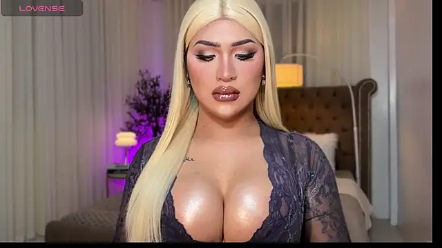 Your Majesty Tyra online show from 11.15.25