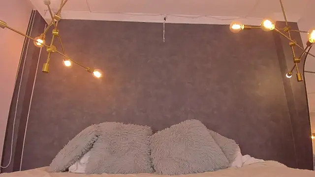 dayra angels online show from 12.16.25