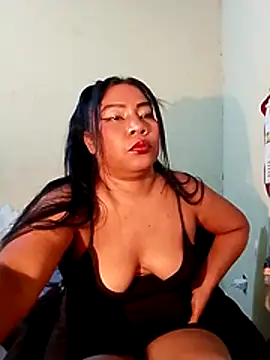 Snapshot of rosmery-navarro chatting on 04.28.26 rosmery-navarro online show from 04.28.26