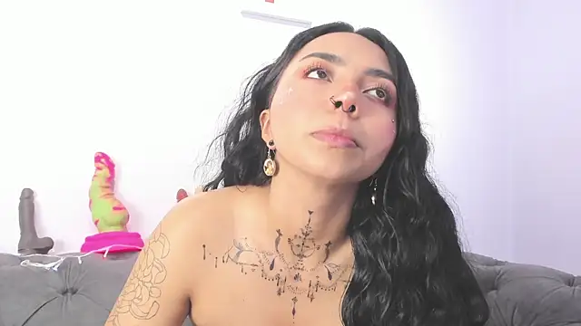 miss soffi  online show from 12.12.24