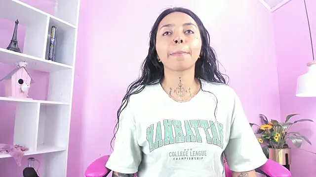 miss soffi  online show from 03.01.25