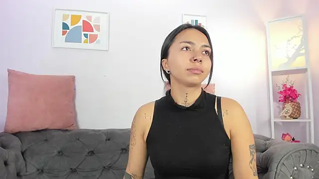 miss soffi  online show from 03.04.25