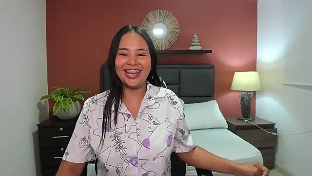 Snapshot of isabella_florez chatting on 12.27.24 isabella florez online show from 12.27.24