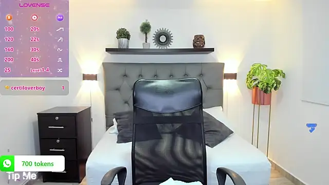 Snapshot of isabella_florez chatting on 01.14.25 isabella florez online show from 01.14.25